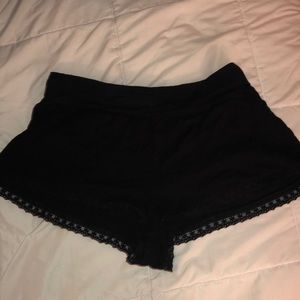 BLACK FOREVER 21 SHORTS